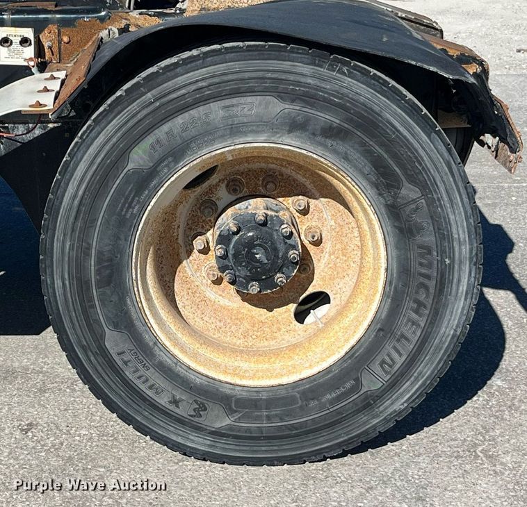 image for item DP2052 2012 Kalmar Ottawa 4x2  yard truck