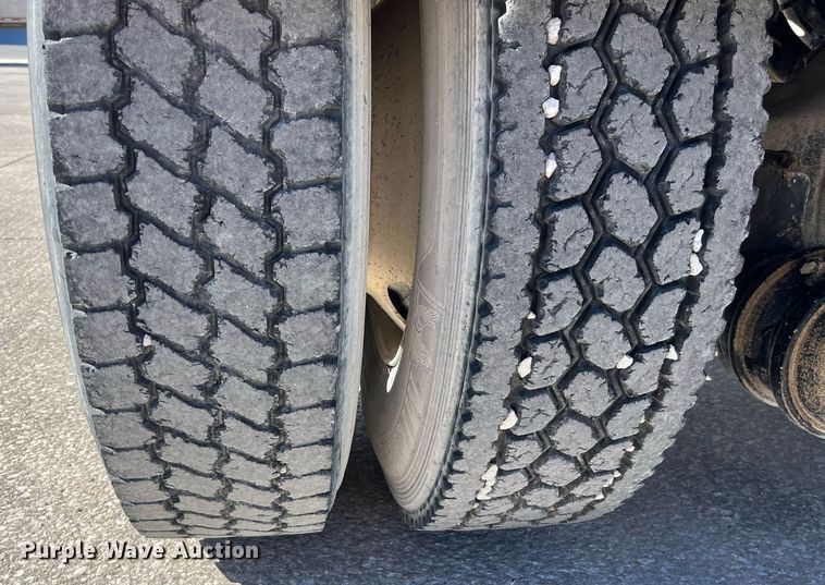 image for item DP2052 2012 Kalmar Ottawa 4x2  yard truck