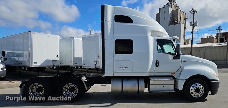 image for item DP2325 2018 International LT625  semi truck