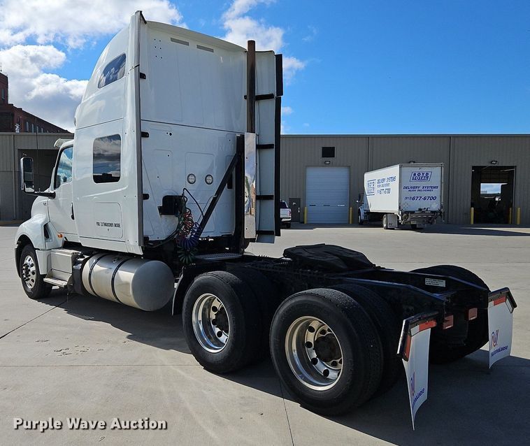 image for item DP2325 2018 International LT625  semi truck