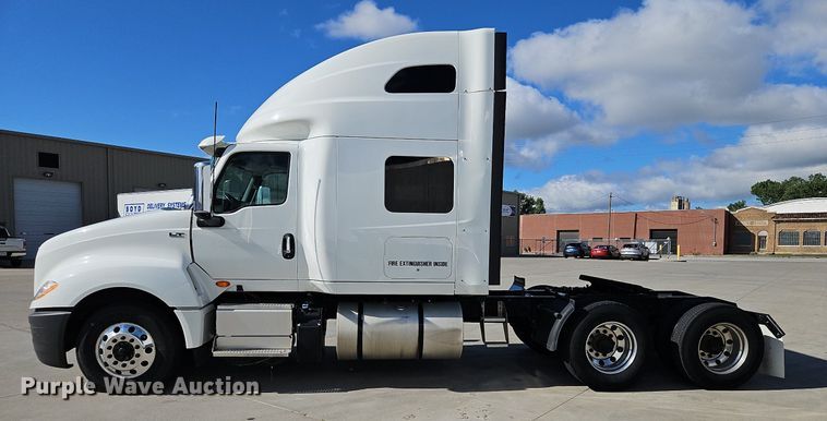 image for item DP2325 2018 International LT625  semi truck