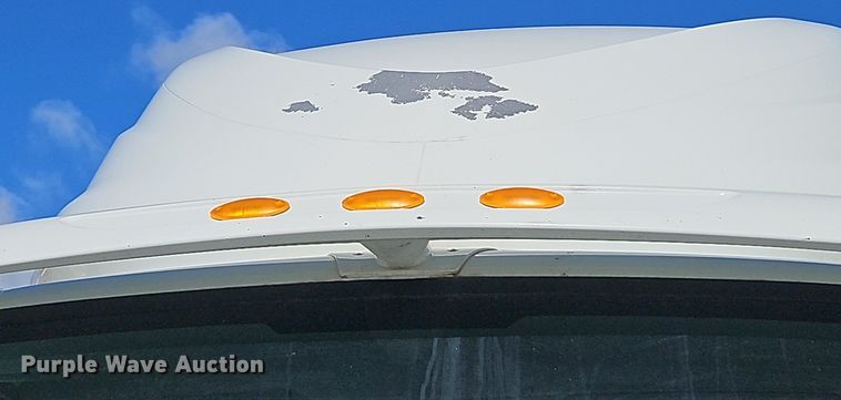 image for item DP2325 2018 International LT625  semi truck