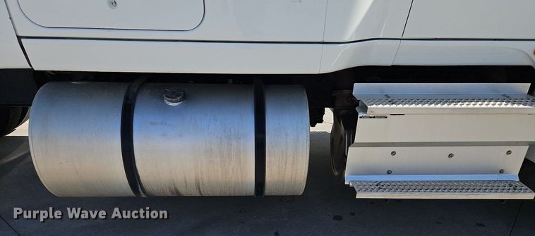 image for item DP2325 2018 International LT625  semi truck