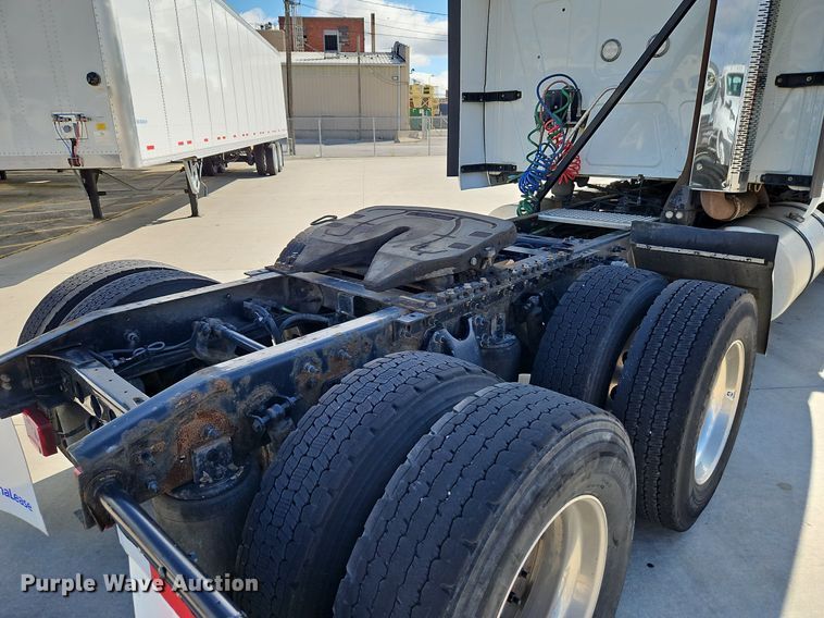 image for item DP2325 2018 International LT625  semi truck