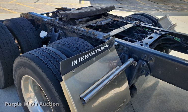 image for item DP2325 2018 International LT625  semi truck