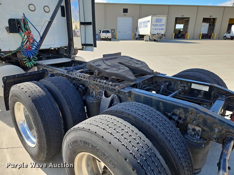 image for item DP2325 2018 International LT625  semi truck