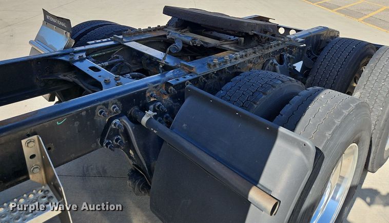 image for item DP2325 2018 International LT625  semi truck