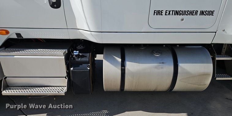 image for item DP2325 2018 International LT625  semi truck