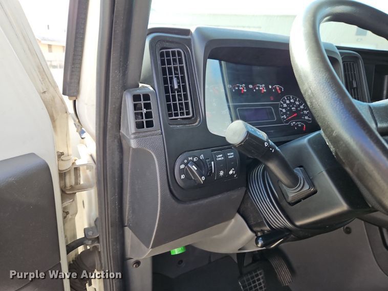 image for item DP2325 2018 International LT625  semi truck