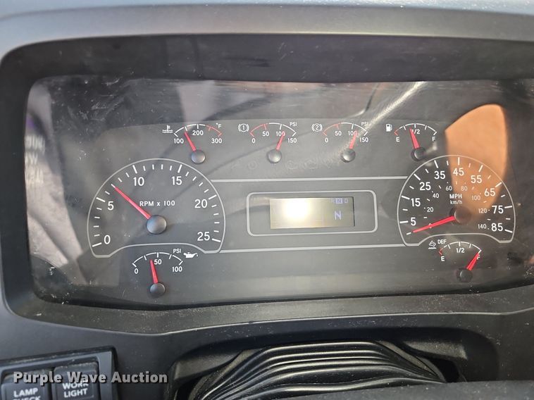 image for item DP2325 2018 International LT625  semi truck