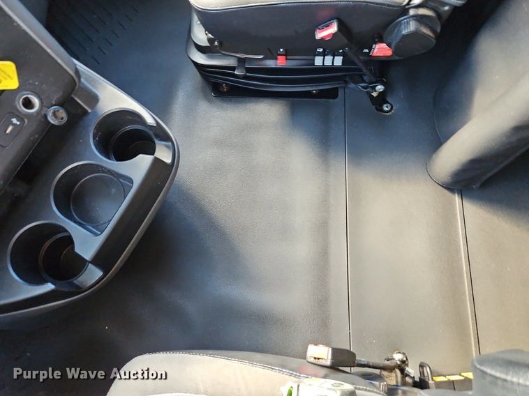 image for item DP2325 2018 International LT625  semi truck