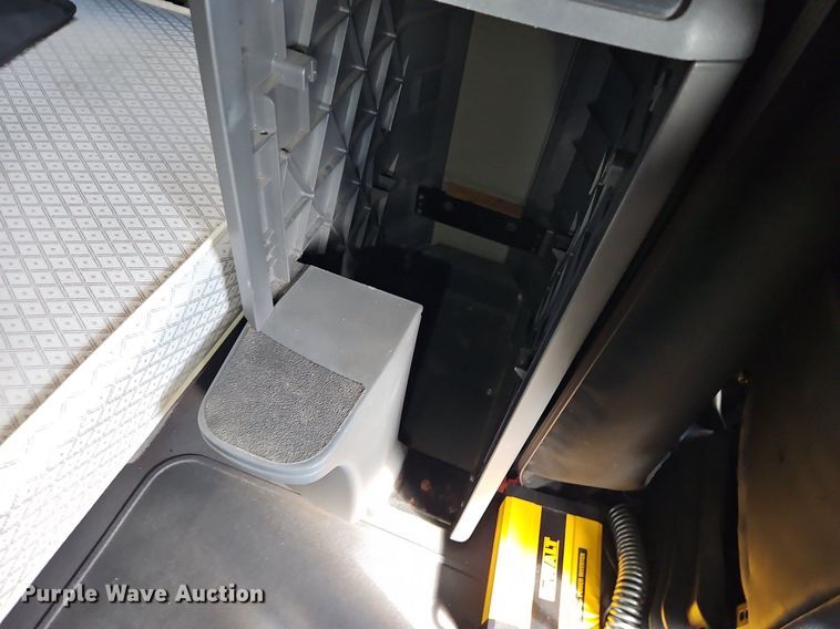 image for item DP2325 2018 International LT625  semi truck