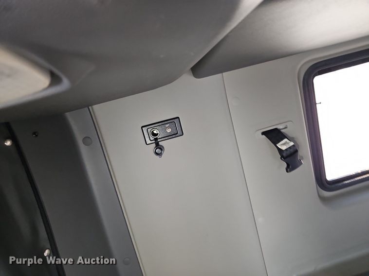 image for item DP2325 2018 International LT625  semi truck