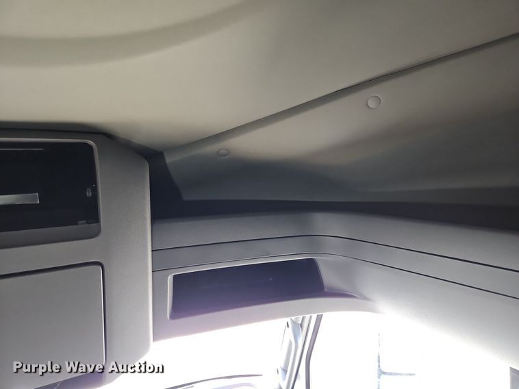 image for item DP2325 2018 International LT625  semi truck