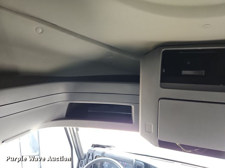 image for item DP2325 2018 International LT625  semi truck