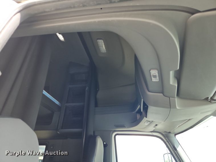 image for item DP2325 2018 International LT625  semi truck