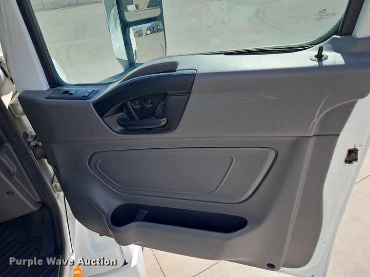 image for item DP2325 2018 International LT625  semi truck