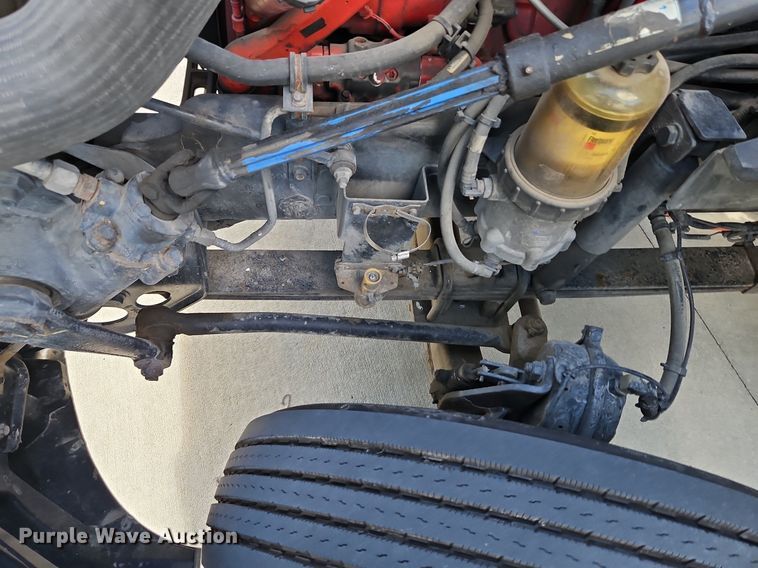 image for item DP2325 2018 International LT625  semi truck