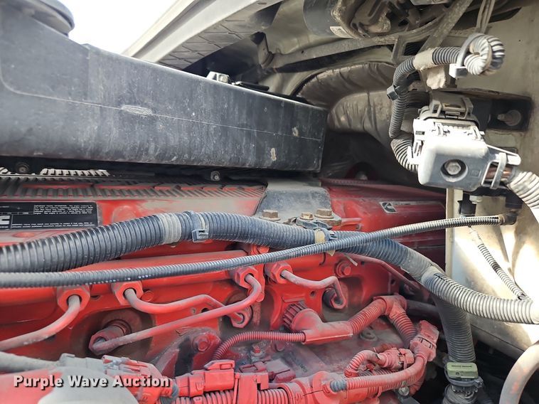 image for item DP2325 2018 International LT625  semi truck