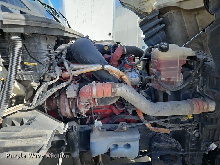 image for item DP2325 2018 International LT625  semi truck