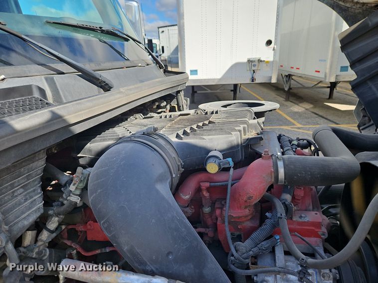 image for item DP2325 2018 International LT625  semi truck
