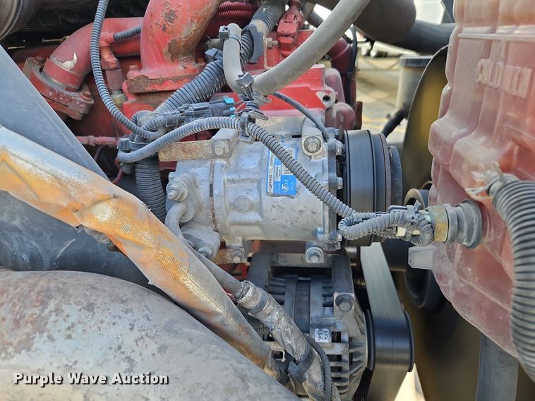 image for item DP2325 2018 International LT625  semi truck