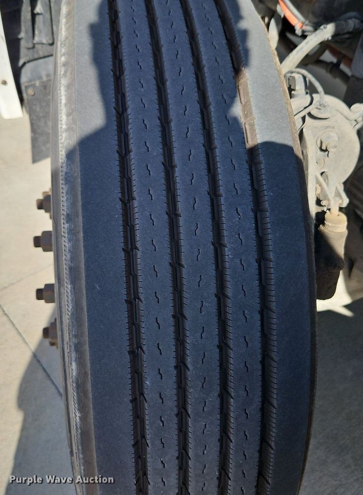 image for item DP2325 2018 International LT625  semi truck