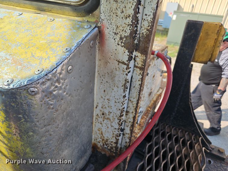 image for item DP2339 Capacity YT30  yard truck