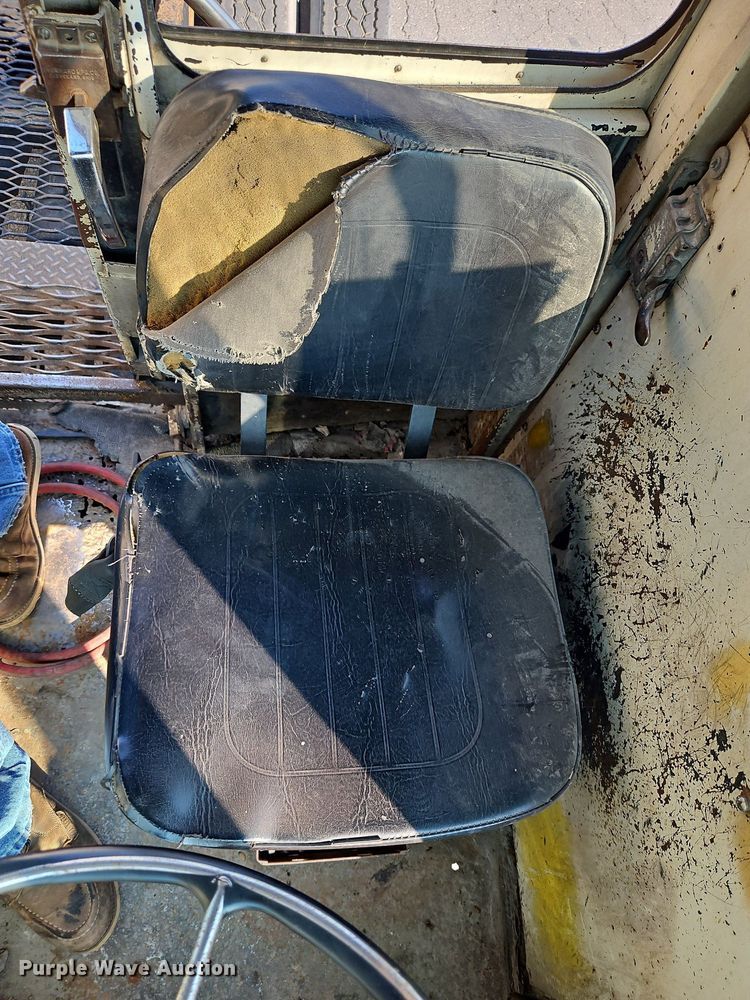 image for item DP2339 Capacity YT30  yard truck