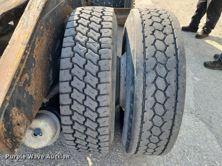 image for item DP2339 Capacity YT30  yard truck