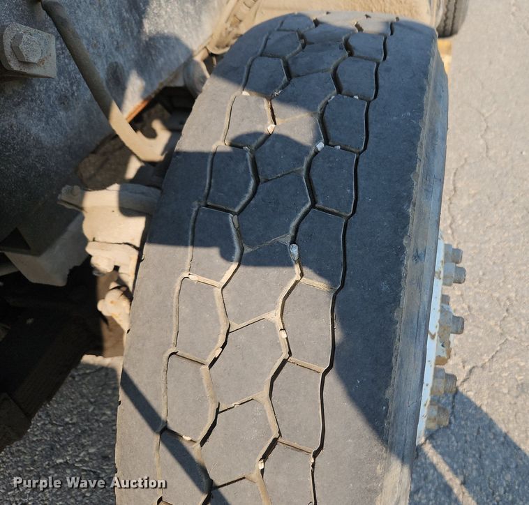 image for item DP2339 Capacity YT30  yard truck