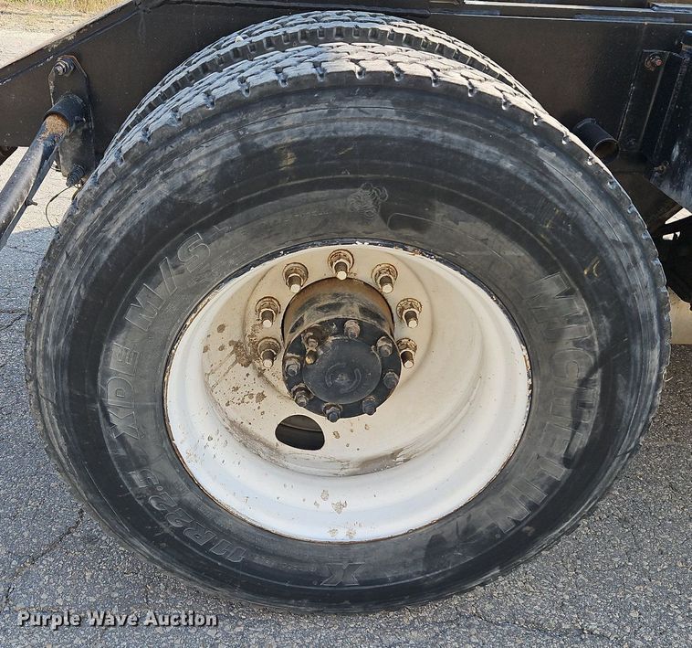 image for item DP2341 Capacity  yard truck