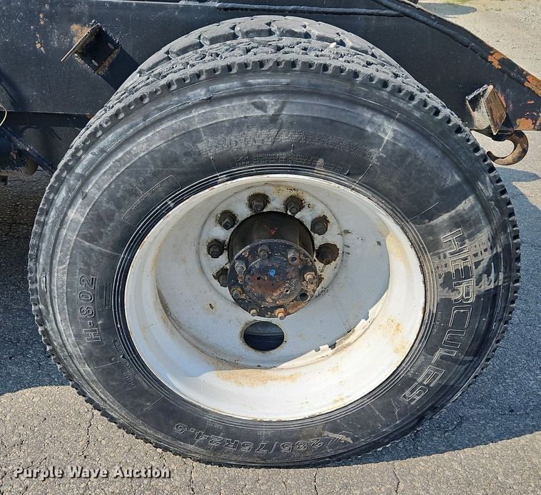 image for item DP2342 Capacity YT30  yard truck