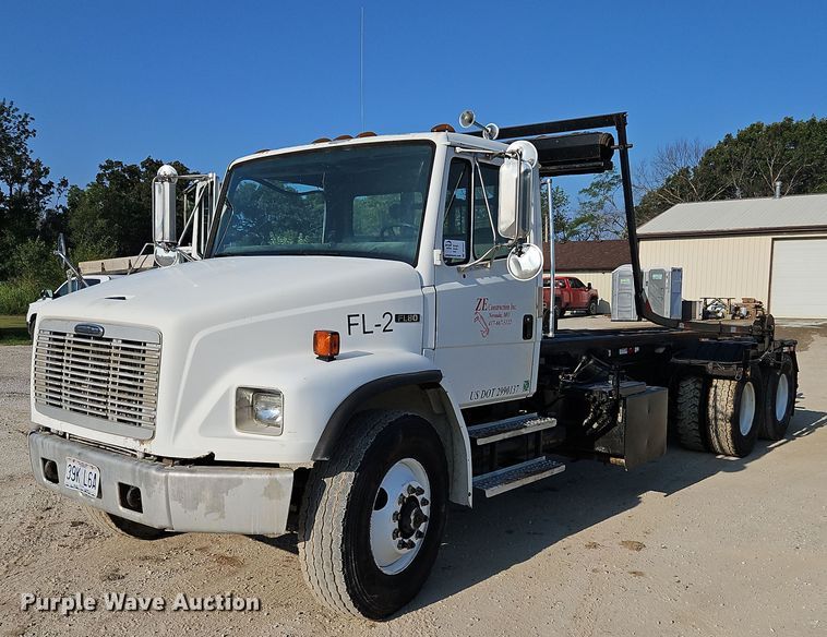 image for item DP2347 2000 Freightliner FL80  roll-off container truck