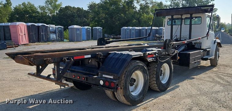 image for item DP2347 2000 Freightliner FL80  roll-off container truck