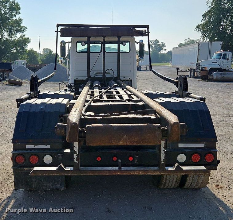 image for item DP2347 2000 Freightliner FL80  roll-off container truck