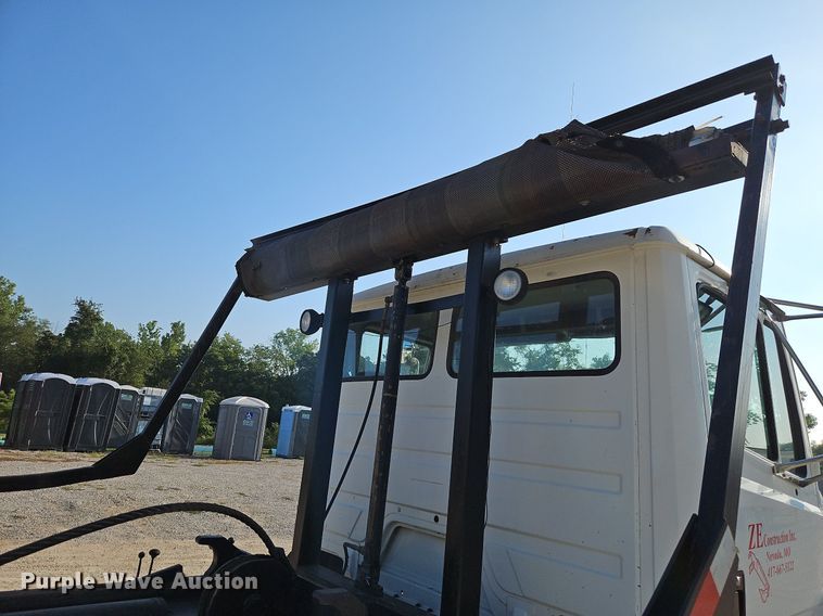 image for item DP2347 2000 Freightliner FL80  roll-off container truck