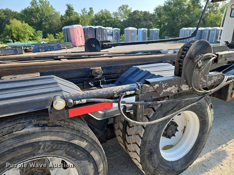 image for item DP2347 2000 Freightliner FL80  roll-off container truck