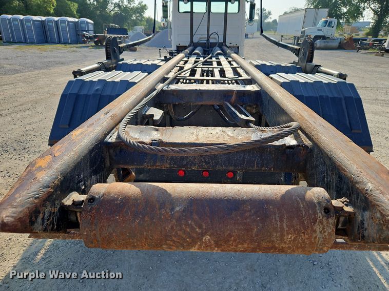 image for item DP2347 2000 Freightliner FL80  roll-off container truck