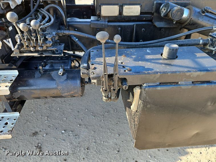 image for item DP2347 2000 Freightliner FL80  roll-off container truck