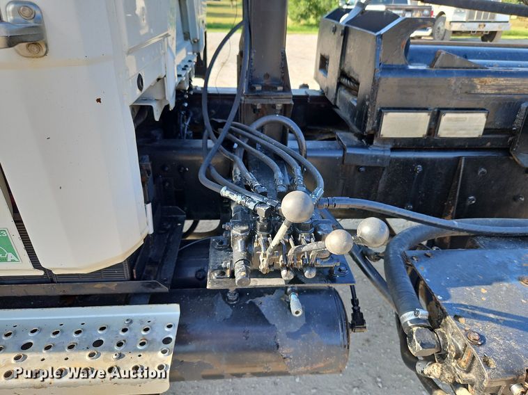 image for item DP2347 2000 Freightliner FL80  roll-off container truck