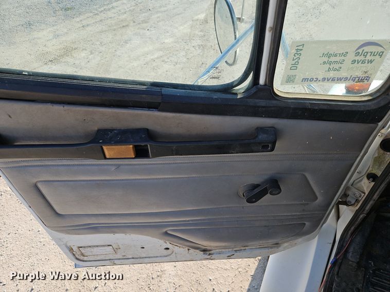 image for item DP2347 2000 Freightliner FL80  roll-off container truck