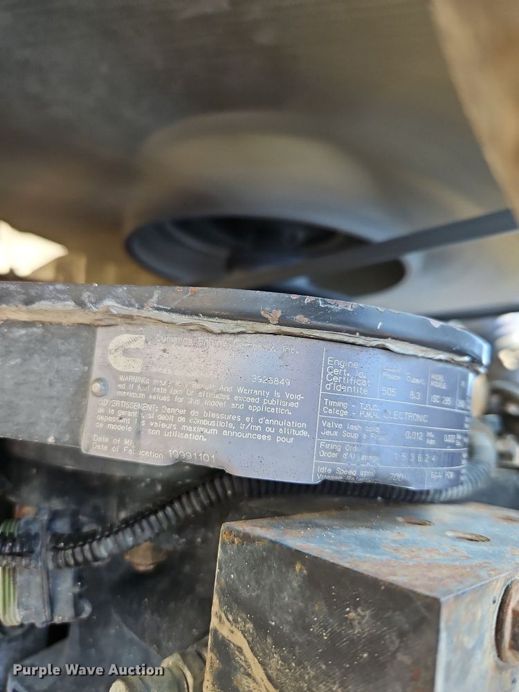 image for item DP2347 2000 Freightliner FL80  roll-off container truck