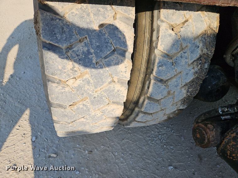 image for item DP2347 2000 Freightliner FL80  roll-off container truck