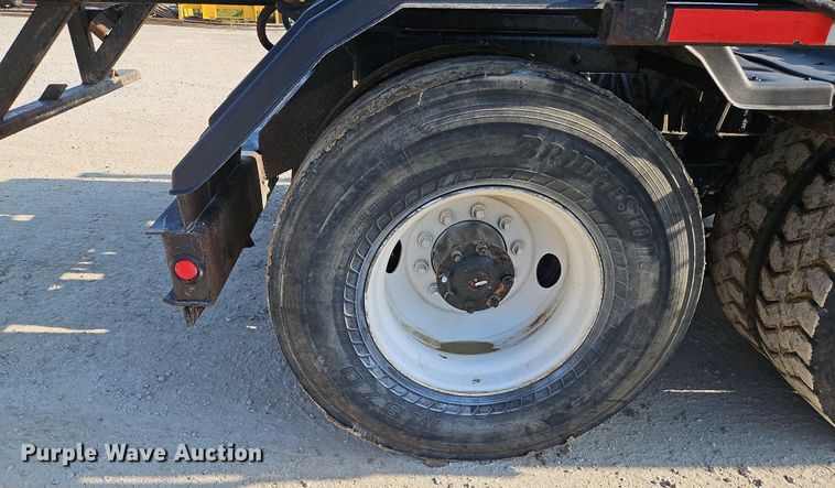 image for item DP2347 2000 Freightliner FL80  roll-off container truck