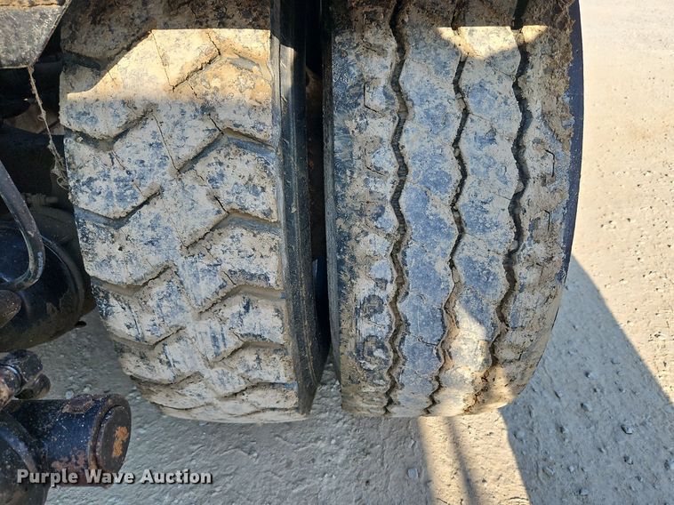 image for item DP2347 2000 Freightliner FL80  roll-off container truck