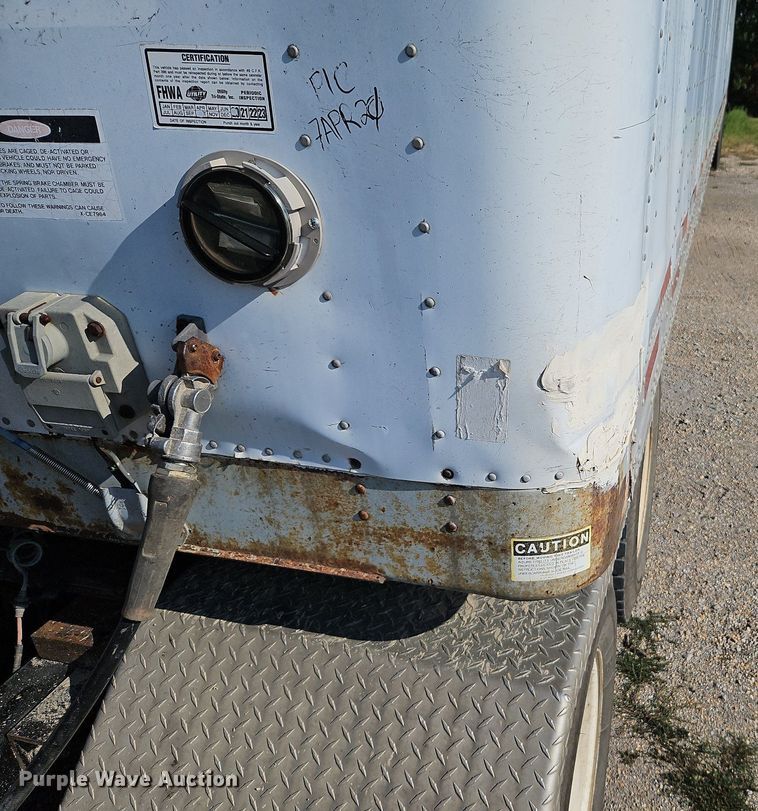 image for item DP2348 1995 Fruehauf FBHLP-9 1.5-NF2-53W  dry van trailer