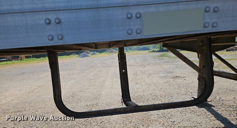 image for item DP2348 1995 Fruehauf FBHLP-9 1.5-NF2-53W  dry van trailer