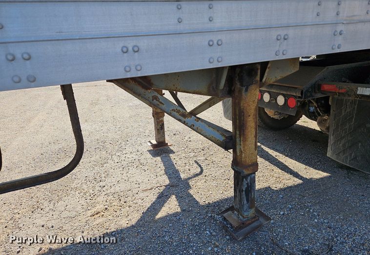 image for item DP2348 1995 Fruehauf FBHLP-9 1.5-NF2-53W  dry van trailer
