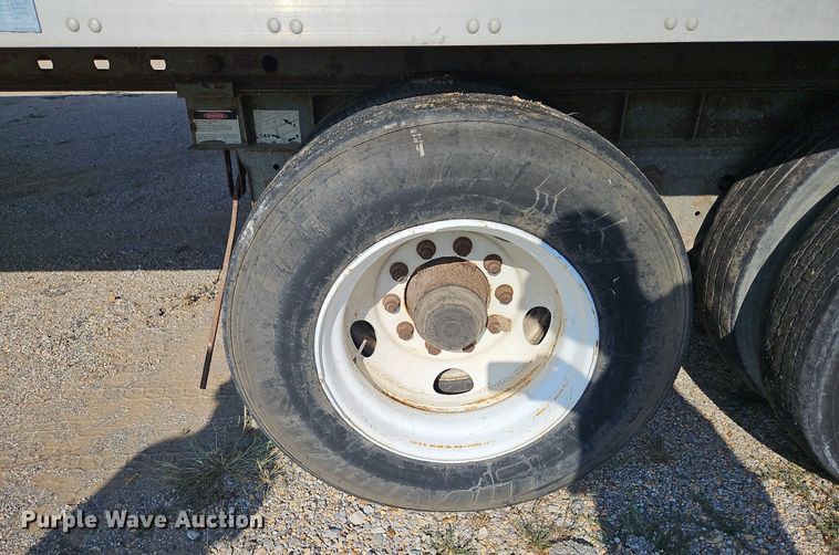 image for item DP2348 1995 Fruehauf FBHLP-9 1.5-NF2-53W  dry van trailer